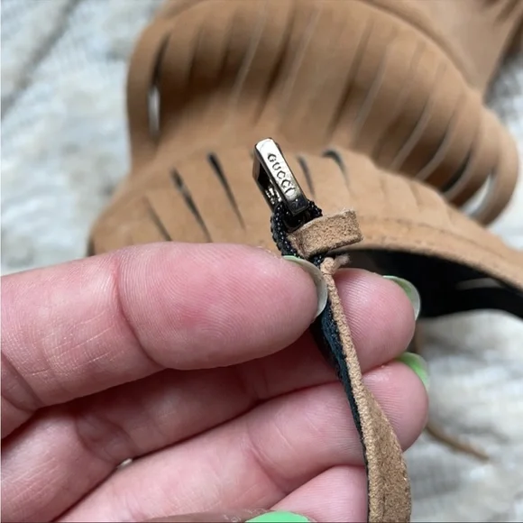 GUCCI Becky Suede Fringe Thong Sandals in Tan Color